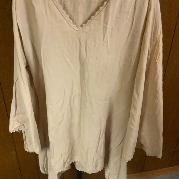 Blouse - Picture 1 of 4